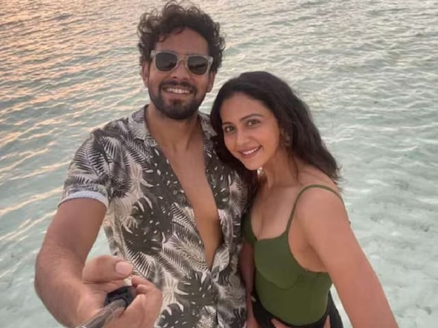 ड्रग्स केस में फंसे रकुल सिंह प्रीत के भाई, पुलिस कर रही एक्टर की तलाश, 5 बार ड्रग खरीदने का आरोप